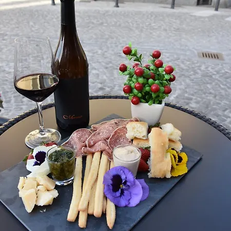 Della Contessa Berta * Monforte dʼAlba